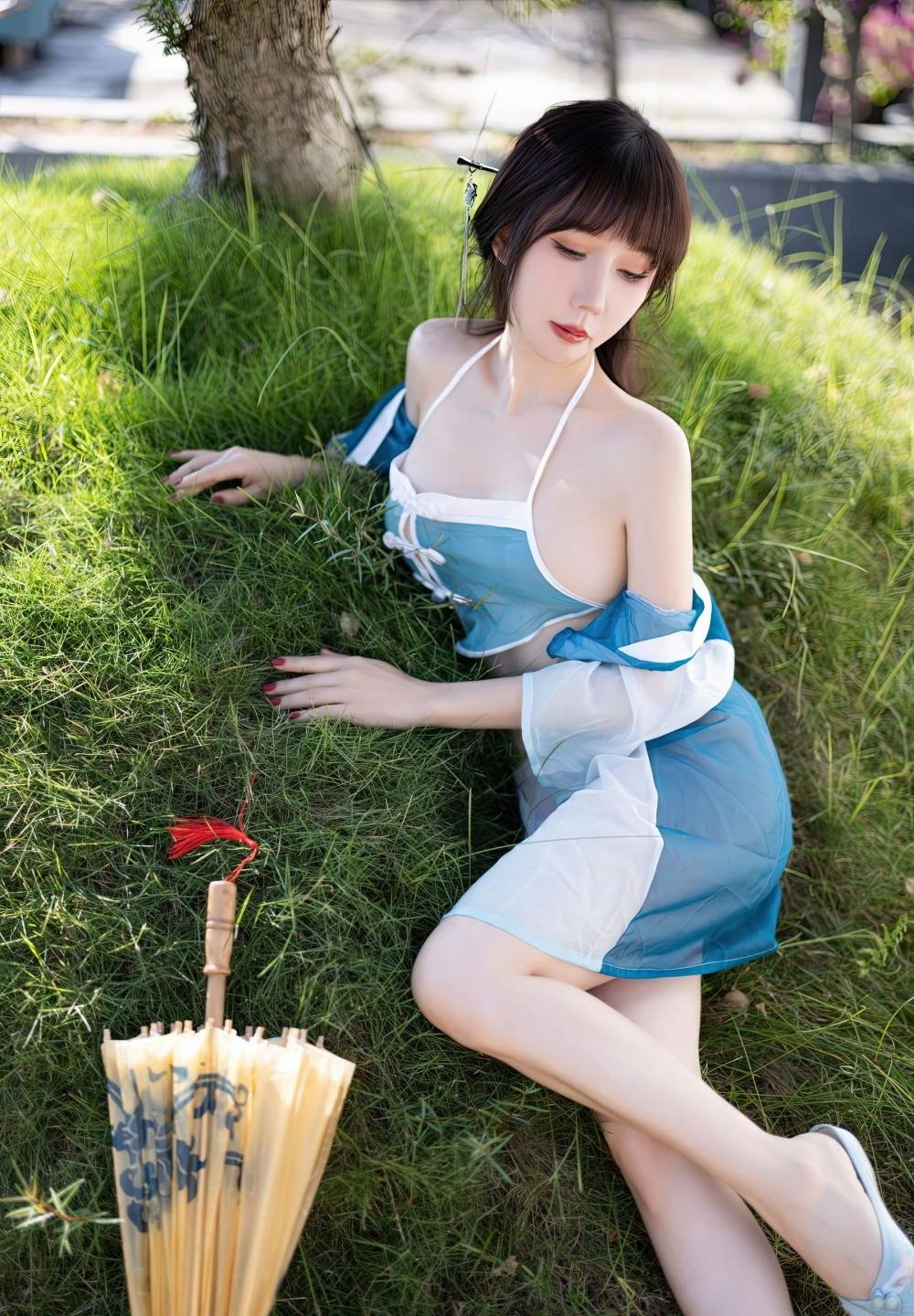ŷ������Ů����첥