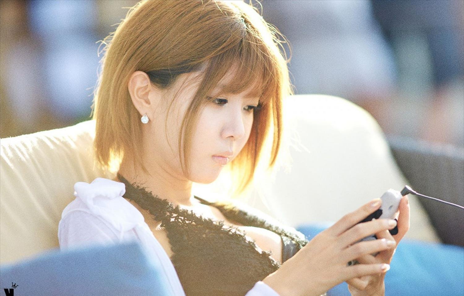 ������Ů�˴�����첥